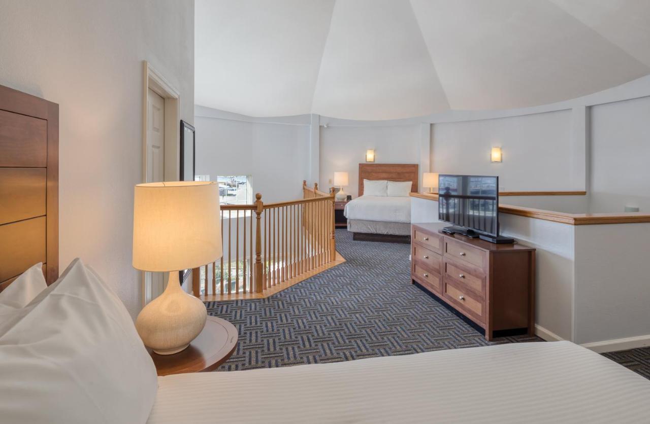 Hotel Club Wyndham Long Wharf à Tour de Tour de Newport Extérieur photo